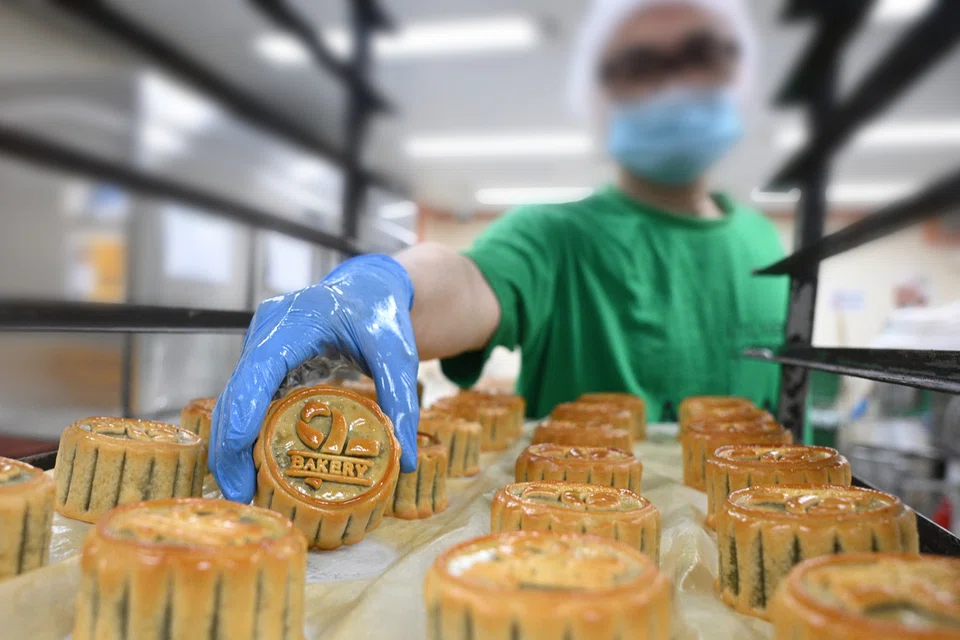 yellow ribbon bakery, yellow ribbon singapore, reben kuning singapura, kuih bulan, mooncake 