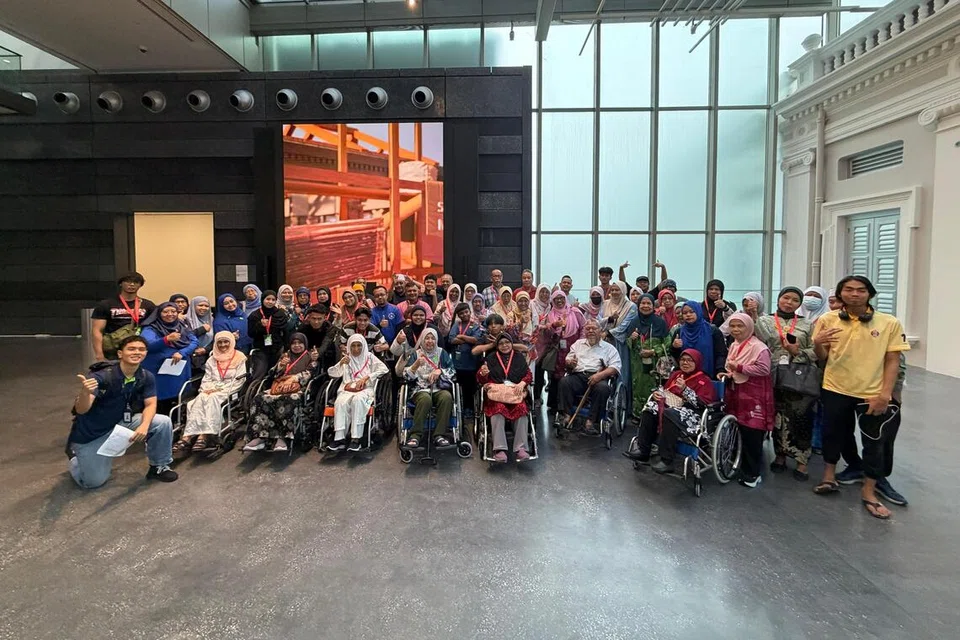 Peserta Ruang Komuniti Warga Emas (ECS) Masjid Hasanah berpeluang mengikuti program lawatan luar yang menarik ke Muzium Negara pada 10 Disember 2025 lalu.