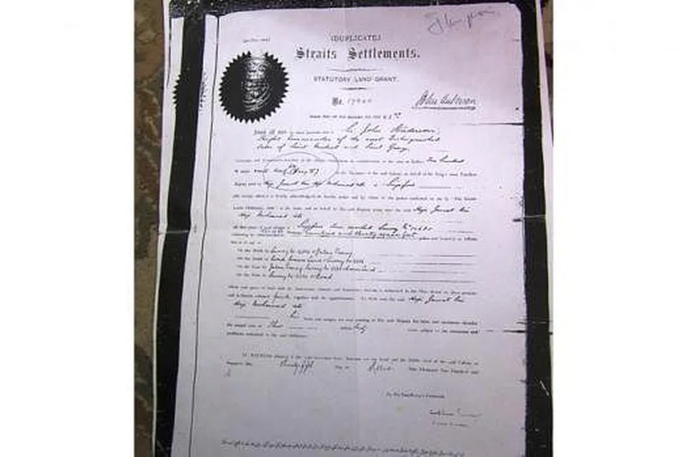 BUKTI KEKAYAAN: Geran tanah yang dikeluarkan penguasa Negeri-Negeri Selat menunjukkan hartanah yang pernah dimiliki Haji Jamal di jalan Pisang.