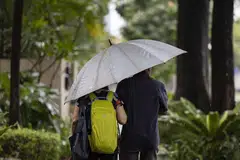 Dua minggu pertama 2025 di Singapura dijangka hujan dan sejuk ekoran hujan berserta guruh yang berterusan.