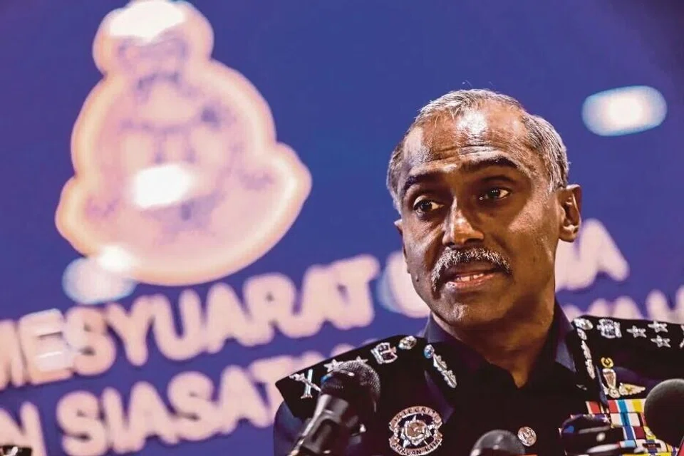 Malaysia, PDRM, Datuk M Kumar, hina Sultan Selangor, Facebook, Lucas Liam, polis, Pulau Pinang, MCMC