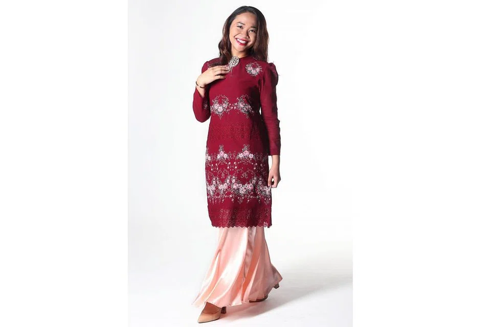 POPULAR SEDIKIT MASA DULU: Baju kurung yang dijahit menggunakan kain kasa rubiah popular di kalangan kaum Hawa pada tahun 1970-an dan 1980-an.