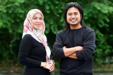 AKUI KHILAF: Lan Solo (kanan) dan Syura Badron (kiri) mengakui khilaf dan bersedia menyelesaikan kes sejak awal, namun terdapat syarat yang ditetapkan Siti Nordiana dan membuatkan mereka terpaksa menentang kes itu di mahkamah. 
