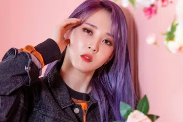 Setelah sering mengetengahkan bakatnya sebagai penyanyi rap dalam kumpulan Mamamoo, Moonbyul, ingin mengeetengahkan pula bakat nyanyiannya dengan menghasilkan album solo, ‘Starlit of Muse’.