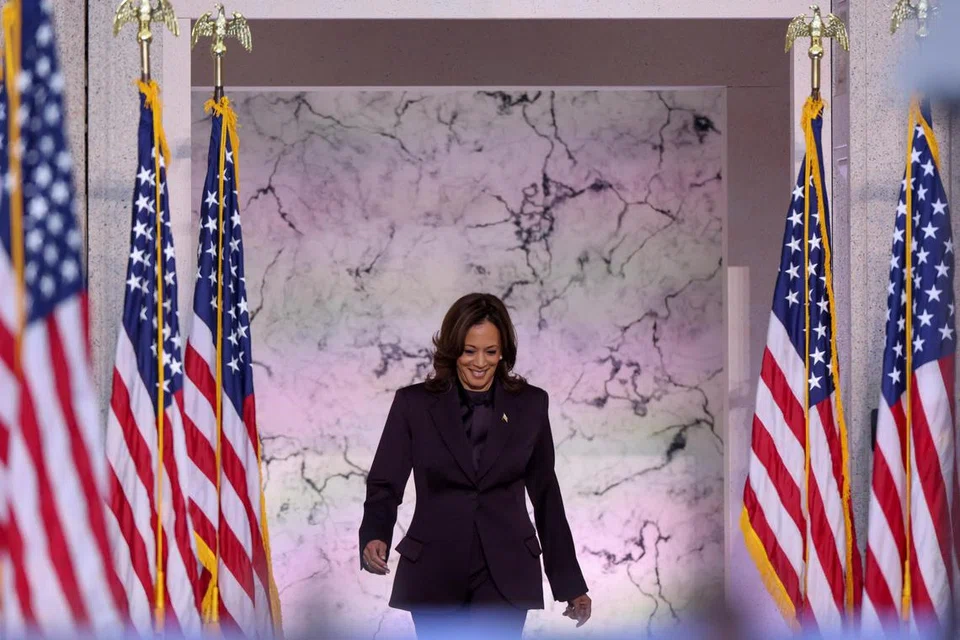 Calon Presiden Demokrat, Naib Presiden Amerika Syarikat Cik Kamala Harris, melangkah ke pentas untuk menyampaikan ucapan di Universiti Howard, Washington, pada 6 November 2024.