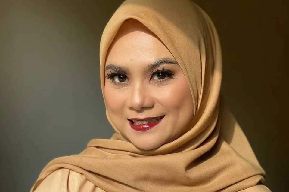 Deanna Manto berusaha menjadi ibu yang memberi inspirasi buat anak-anaknya mengejar impian meskipun beliau juga tidak pernah rasai kasih sayang seorang ibu sejak ibunya hilang tanpa berita pada usianya tujuh tahun.