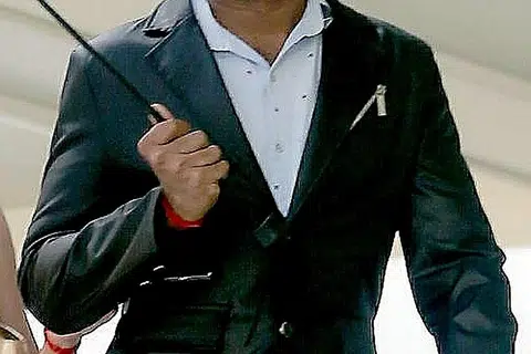 DILEPASKAN DARIPADA BAKI TUDUHAN: S. Chandran sebelum ini didapati bersalah atas tiga pertuduhan membantu tiga orang membuat tuntutan palsu di bawah skim Kredit Produktiviti dan Inovasi (PIC). Dia baru-baru ini dilepaskan daripada 55 baki pertuduhan.