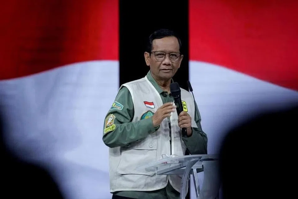 SIAP BERUNDUR: Encik Mahfud MD berkata beliau hanya menunggu masa yang sesuai untuk mengemukakan peletakan jawatannya, sebelum pilihan raya Februari ini.