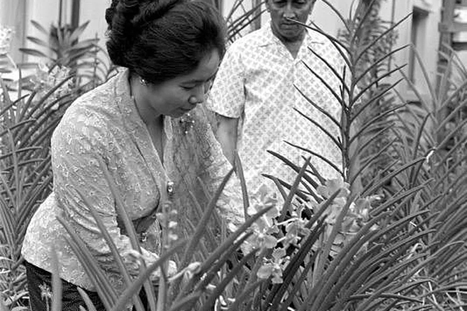 Puan Noor Aishah berusia 26 tahun semasa suaminya Yusof Ishak menjadi Yang Di Pertuan Negara pertama Singapura.
