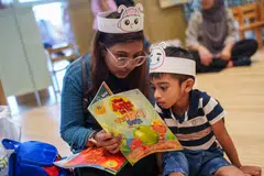 Sebagai sebahagian daripada program, KidSTART Stories, keluarga KidSTART menghadiri acara bercerita, ‘Adventures with Andi’ yang menampilkan siri buku, ‘What Ants Do’ oleh Menteri Negara (Pembangunan Sosial dan Keluarga merangkap Ehwal Dalam Negeri), Cik Sun Xueling.