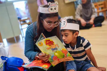 Sebagai sebahagian daripada program, KidSTART Stories, keluarga KidSTART menghadiri acara bercerita, ‘Adventures with Andi’ yang menampilkan siri buku, ‘What Ants Do’ oleh Menteri Negara (Pembangunan Sosial dan Keluarga merangkap Ehwal Dalam Negeri), Cik Sun Xueling.