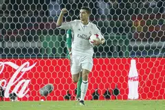YANG TERBAIK: Penyerang Portugal dan Real Madrid, Cristiano Ronaldo, yang memenangi pemain terbaik dalam Anugerah Bola Sepak Dunia Ketujuh di Dubai kelmarin, kelihatan dalam gambar ini selepas menjaringkan gol kedua Real Madrid ke atas Kashima Antlers pada final Piala Dunia Kelab Persekutuan Persatuan Bola Sepak Antarabangsa (Fifa) pada pertengahan bulan ini. - Foto REUTERS