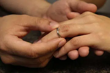 BAKAL DIRIKAN RUMAH TANGGA: Salah satu kes import jangkitan Covid-19 baru yang dikenal pasti pada Ahad (31 Januari) merupakan bakal pengantin dari Filipina yang datang ke Singapura untuk majlis perkahwinan dengan lelaki Singapura. - Foto FAIL THE STRAITS TIMES