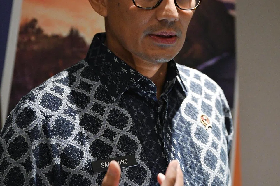 MAHU DAPATKAN PANDANGAN: Encik Sandiaga Uno ingin dengar pandangan ulama berhubung konsert muzik oleh kumpulan Britain Coldplay.