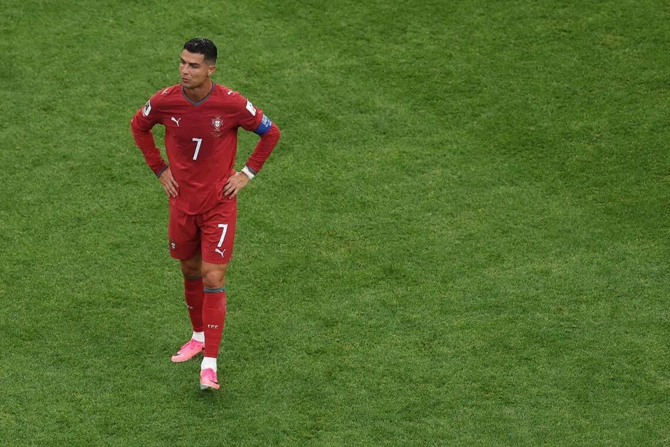 Selepas wisel terakhir ditiup, Ronaldo berdiri kelihatan kecewa selama sekurang-kurangnya seminit.