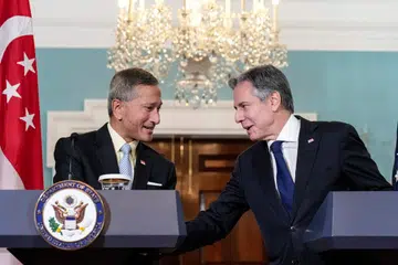 PERTEMUAN: Dr Vivian Balakrishnan (kiri) dan Encik Antony Blinken mengadakan sidang media bersama di Jabatan Negara Amerika Syarikat.
