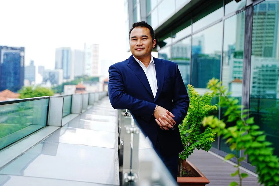 Dr Faisal merupakan Pengarah Program untuk jabatan Pembangunan Eksekutif di Universiti Pengurusan Singapura (SMU). Beliau adalah satu-satunya kakitangan Melayu sepenuh masa di SMU yang mengajar di peringkat pascasiswazah dan program eksekutif.