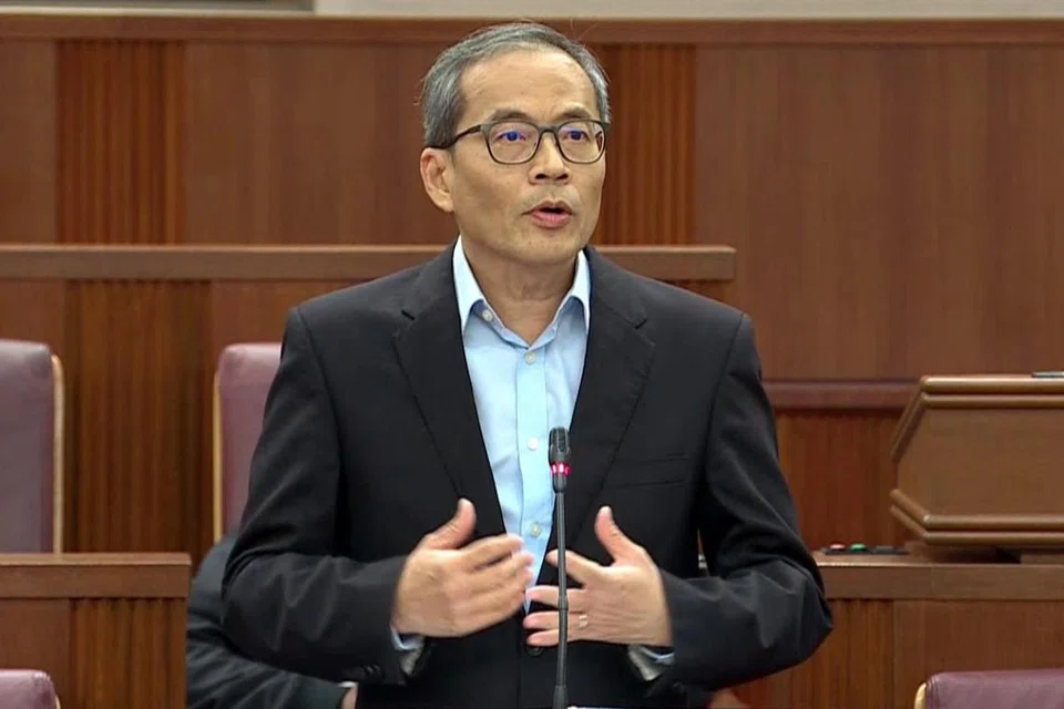 Encik Dennis Tan