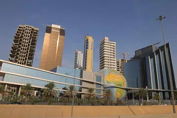 Hab perniagaan di Riyadh pada 11 Oktober. Di sebalik ketegangan yang berlaku, warga Singapura yang menetap dan menuntut di Riyadh kekal tenang dan meneruskan rutin harian seperti biasa, meskipun berlaku serangan ke atas Lapangan Terbang Antarabangsa Raja Khalid pada 10 dan 11 Oktober.