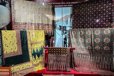 Muzium Balaputra Dewa (atau Muzium Negeri Sumatera Selatan) adalah muzium etnografi di Kota Palembang.