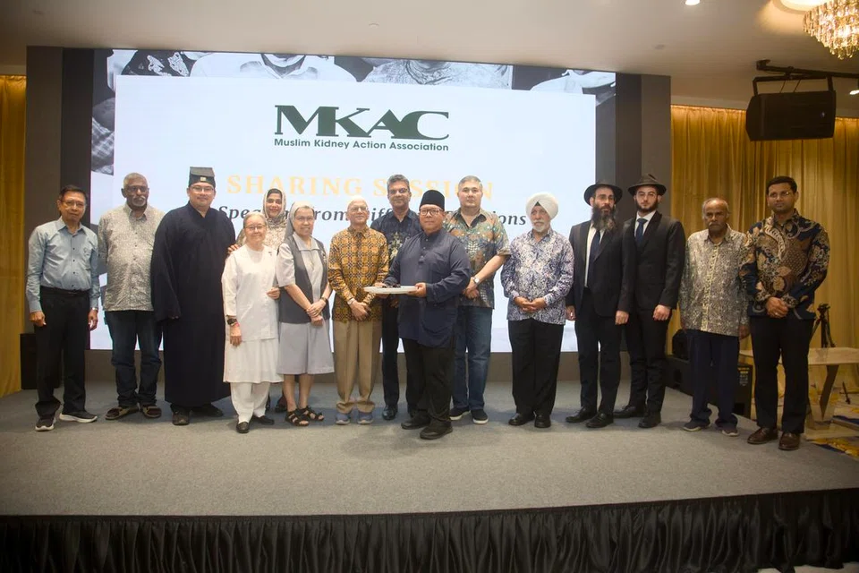 MKAC, Duta, Ustaz Haron Hassan Akhtar