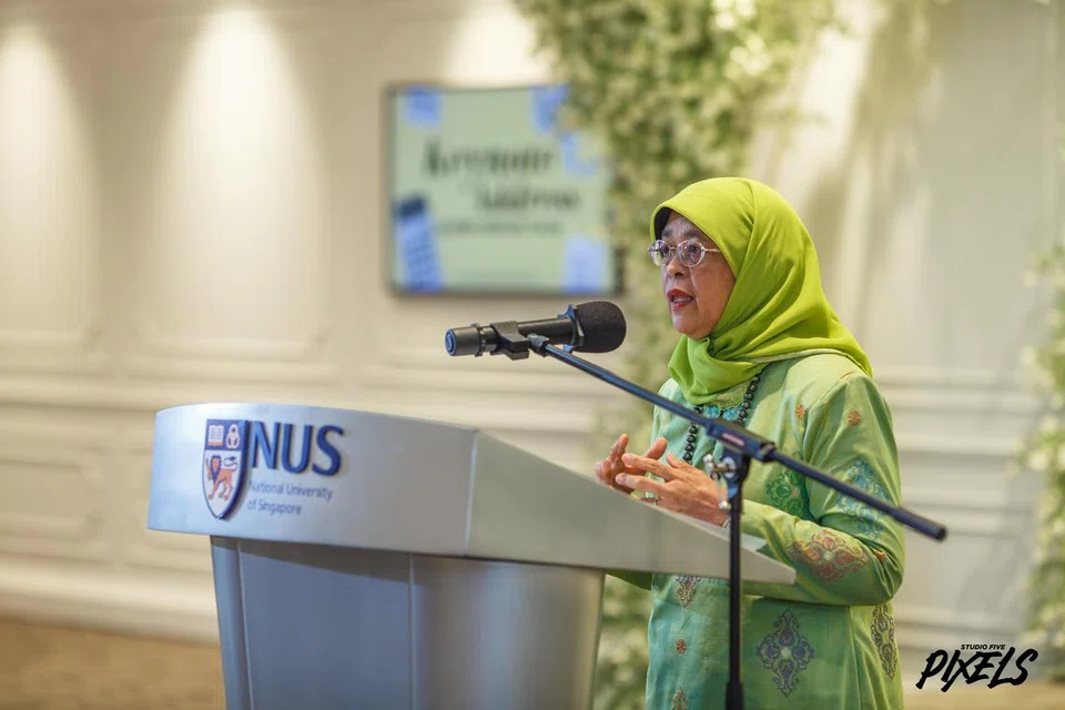 Mantan Presiden, Puan Halimah Yacob, menghadiri Majlis Makan Malam Gala Ulang Tahun ke-60 Persatuan Muslim Universiti Nasional Singapura (NUSMS) sebagai tetamu terhormat pada 27 Januari.