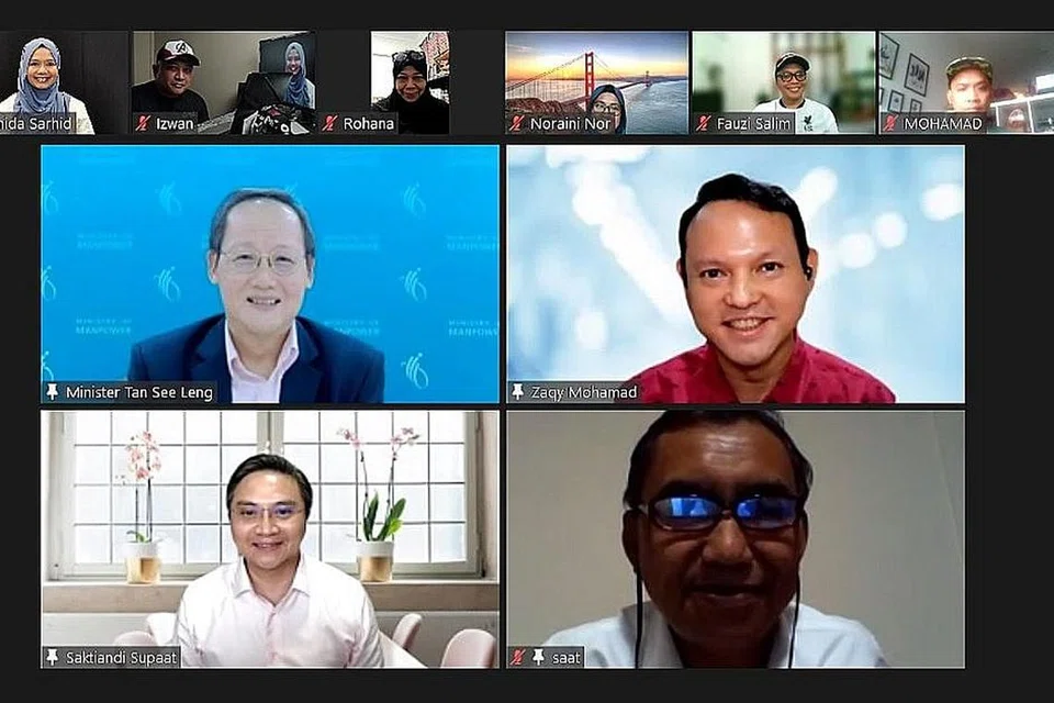 KEPRIHATINAN PEMANDU: Dialog anjuran BH disertai (Mengikut putaran jam, gambar besar, atas, kiri) Dr Tan, Encik Zaqy, Editor BH/BM, Encik Saat A. Rahman, Encik Saktiandi serta sembilan pemandu teksi dan kereta sewa privet yang mengutarakan pelbagai keprihatinan berkaitan peranan mereka dalam ekonomi Singapura serta cabaran yang dihadapi dalam pandemik ini. - Foto-foto TANGKAP LAYAR BERITA HARIAN