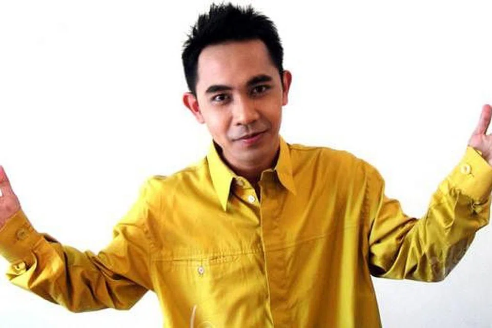 RASA DIHARGAI: Hafiz menganggap pemilihannya sebagai antara seniman Islam berpengaruh di dunia sebagai satu pengiktirafan besar dan peluang membawa karyanya ke peringkat antarabangsa. - Foto HAFIZ FILES