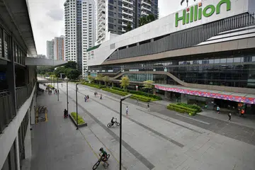 HILLION MALL: Pusat beli-belah di Petir Road ini adalah antara yang disenaraikan Kementerian Kesihatan (MOH) sebagai lokasi kunjungan kes jangkitan Covid-19. Kes telah mengunjungi restoran McDonald's di pusat beli-belah ini pada awal pagi. - Foto FAIL