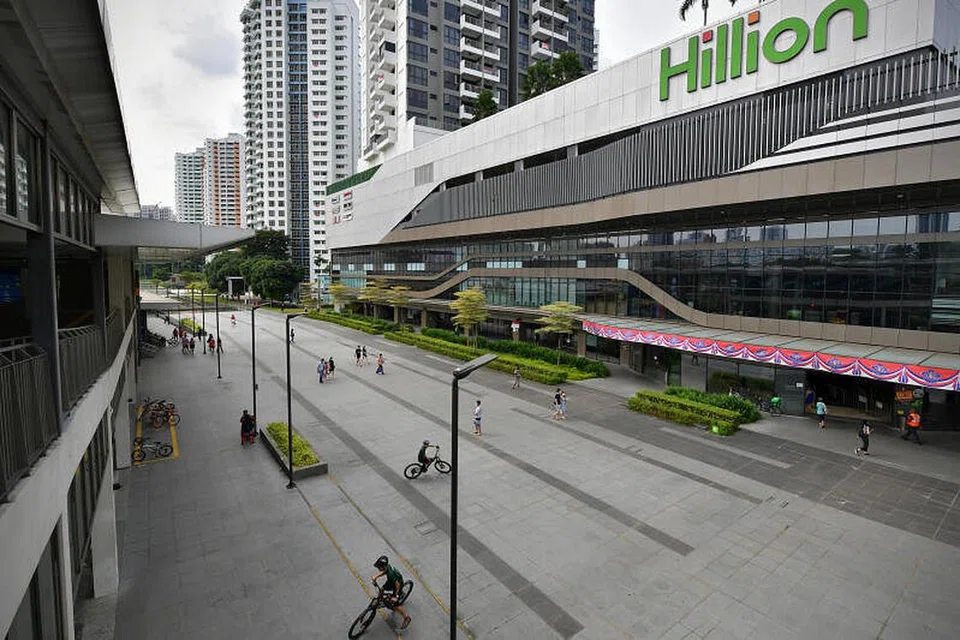 HILLION MALL: Pusat beli-belah di Petir Road ini adalah antara yang disenaraikan Kementerian Kesihatan (MOH) sebagai lokasi kunjungan kes jangkitan Covid-19. Kes telah mengunjungi restoran McDonald's di pusat beli-belah ini pada awal pagi. - Foto FAIL