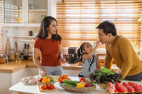 SUMBER ANTIOKSIDAN: Buah dan sayur merupakan sumber makanan yang kaya dengan antioksidan. Kajian mendapat pemakanan kaya antioksidan dapat membantu meningkatkan daya ingatan. - Foto ISTOCKPHOTO
