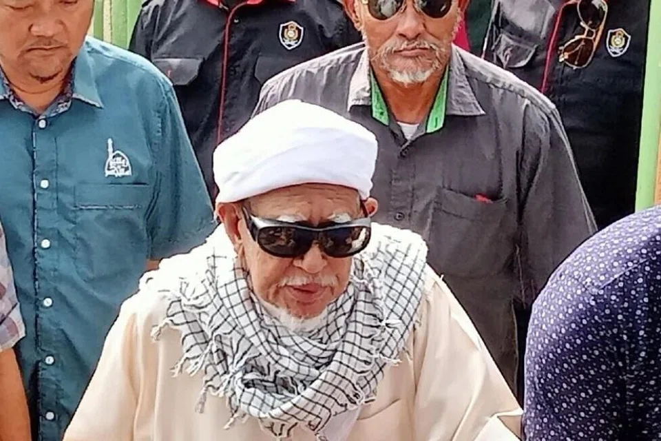 Pengerusi PN baru, Abdul Hadi Awang, PAS terajui PN, Ketua Pembangkang baru, Hamzah Zainudin dipecat, Muhyiddin Yassin letak jawatan, politik Malaysia 2026, bersatu