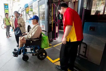 KEMUDAHAN UNTUK GOLONGAN KURANG UPAYA: Amap sedang menimbangkann kemungkinan mengenakan sekatan ke atas PMA, bagi menghalang mereka yang berdaya daripada menggunakan PMA dengan kelajuan tinggi sehingga boleh menyebabkan kemalangan. - Foto FACEBOOK/DR FAISHAL IBRAHIM