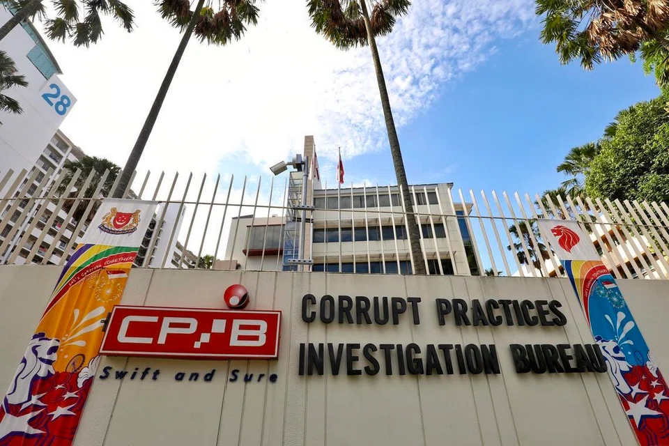 Berdasarkan laporan tahunan 2025, jumlah laporan berkaitan dengan kes rasuah yang diterima oleh Biro Siasatan Amalan Rasuah (CPIB) merosot sebanyak 10 peratus, iaitu daripada 177 laporan pada 2024 kepada 160 pada 2025. 