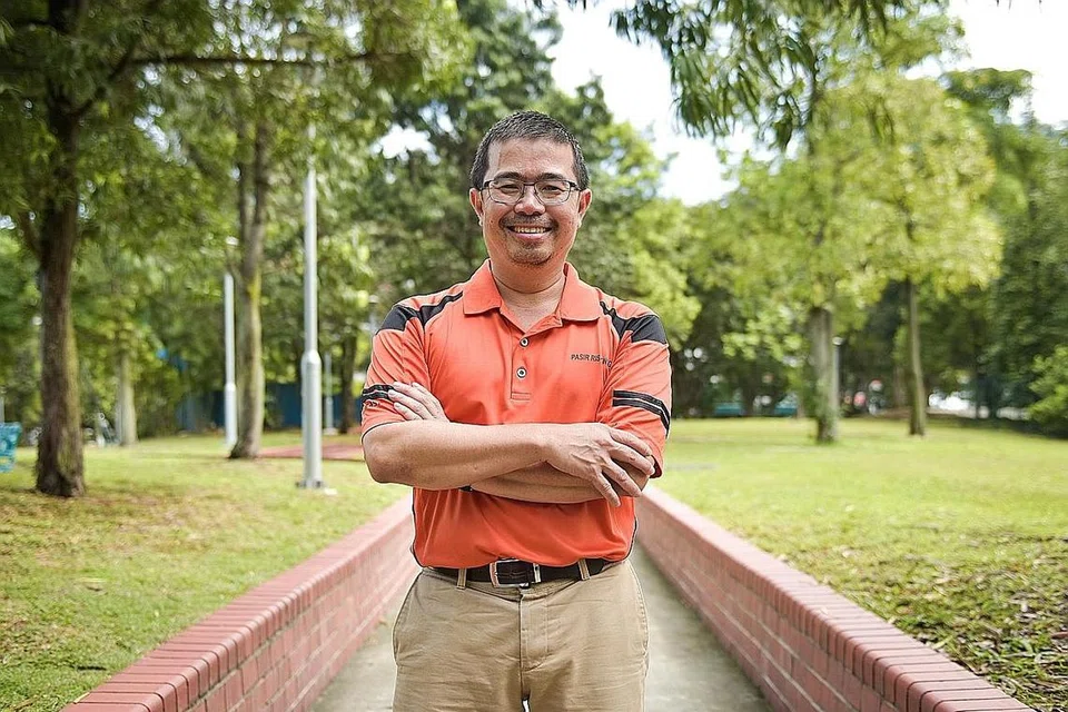 Encik Zainal Sapari merupakan Anggota Parlimen GRC Pasir Ris-Punggol dan Penolong Setiausaha Agung NTUC
