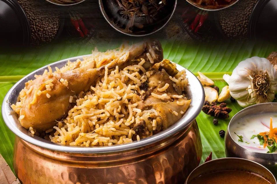 Nasi beriani antara hidangan dalam menu utama di Nandhana’s Restaurant. Bahan-bahan masakan yang digunakan semua halal untuk menarik lebih ramai pelanggan lslam.
