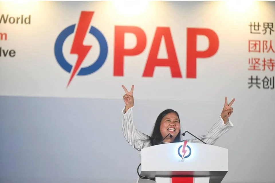 Calon Parti Tindakan Rakyat (PAP) di GRC Sembawang, Cik Mariam Jaafar, menekankan tentang keberkesanan Anggota Parlimen (AP) jauh lebih penting daripada kedudukan mereka sebagai AP sepenuh masa atau sambilan, sewaktu berhujah di rapat PAP bagi GRC Sembawang di lelapang bersebelahan Sun Plaza pada 28 April.
