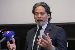 ENCIK KHAIRY JAMALUDDIN