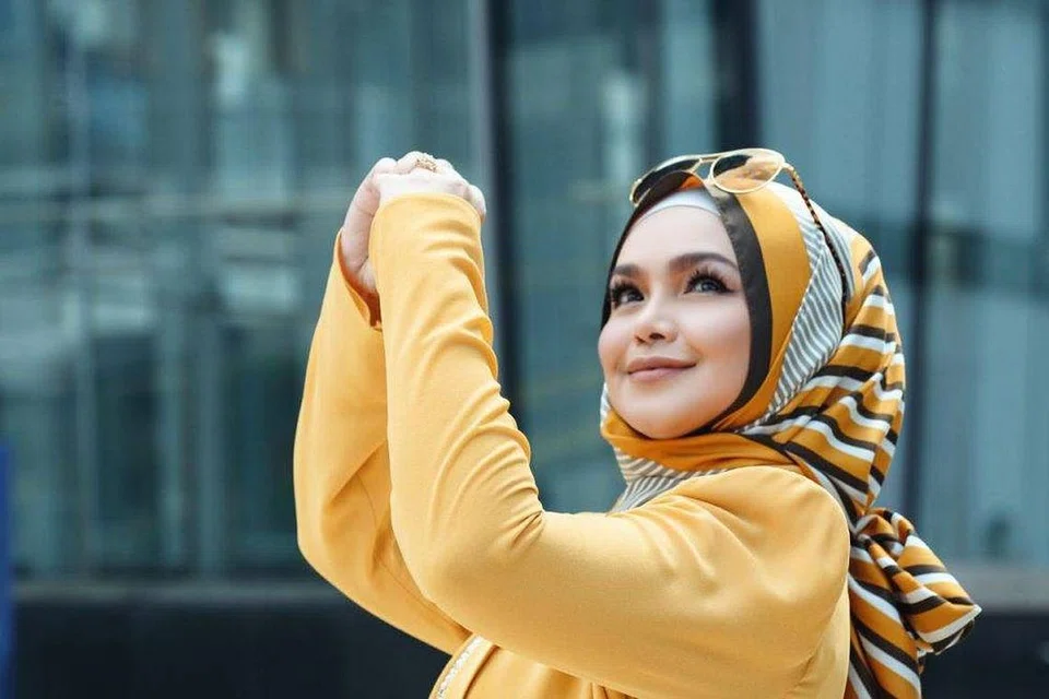 Foto INSTAGRAM DATUK SERI SITI NURHALIZA