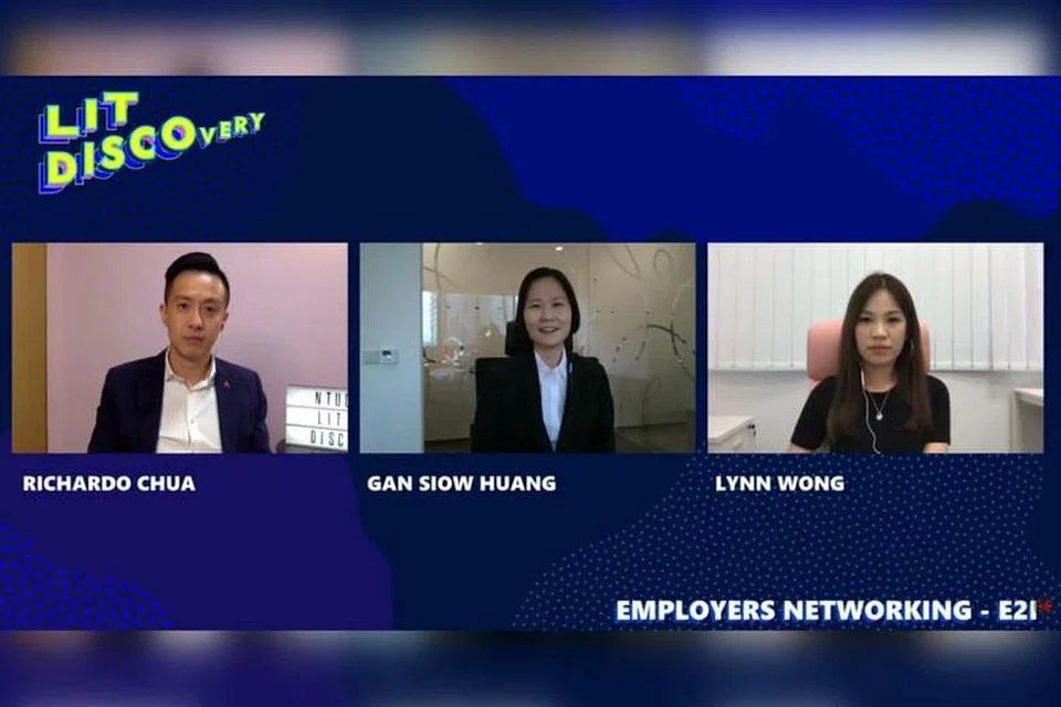 (Dari kiri) Pengacara Encik Richardo Chua, Timbalan Ketua Eksekutif NTUC e2i Cik Gan Siow Huang dan pengurus besar FirstCom Solutions Cik Lynn Wong pada 10 Jun 2020. - FOTO: YOUNG NTUC 