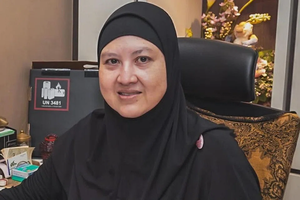 PANDANGAN PAKAR DAN PENIAGA: "Kami mendapat lebih banyak pertanyaan sejajar dengan sempadan antarabangsa telah pun dibuka. Dolar Singapura yang kukuh juga membantu.'' - Cik Hanim Hashim.