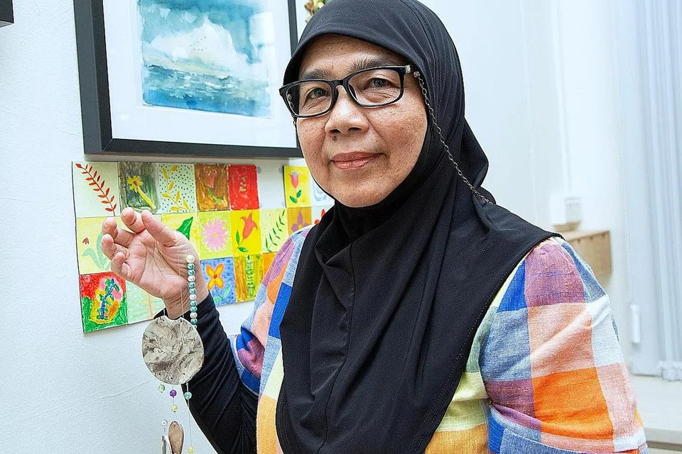 KONGSI PENAWAR MINDA: Selepas tamat program penyokong 'Our Healing Voice', relawan Kelab Heal, Cik Carlina Hutabarat, ingin berkongsi pengalaman melalui kemurungan sebagai iktibar individu lain yang diuji dengan gangguan mental. - Foto-foto BM oleh ZALEHA ABDUL KADER