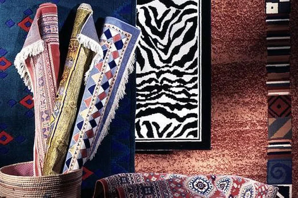 AIS BOLEH MEMBANTU: Ketulan ais boleh digunakan untuk menggebukan kembali bulu permaidani yang ditindih perabot. - Foto fail 