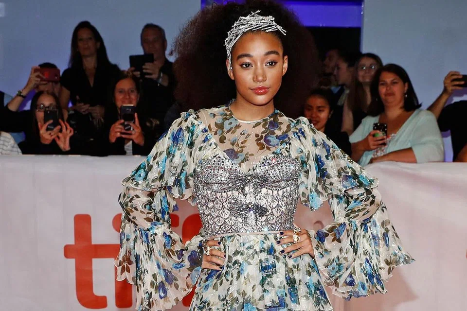 LANTANG BERSUARA: Pelakon muda Amandla Stenberg galak meluahkan pandangan bagi pelbagai isu seperti politik. Beliau dirakam di pelancaran filem 'The Hate U Give' di Toronto, Canada, awal bulan lalu. - Foto REUTERS