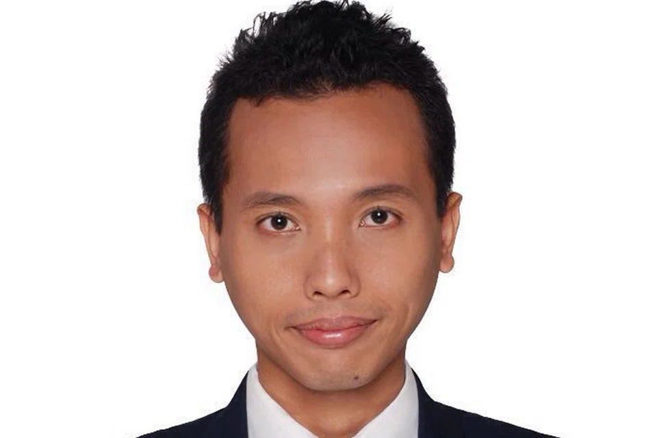 ENCIK SAIFUL: Bincangkan peri pentingnya membeli insurans perjalanan. 