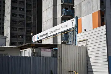 HUTANG BESAR: Firma pembinaan Greatearth Corporation dan Greatearth Construction yang merupakan kontraktor utama bagi lima projek BTO telah berhenti beroperasi kerana mempunyai hutang sekurang-kurangnya $70 juta. - Foto BH oleh ARIFFIN JAMAR