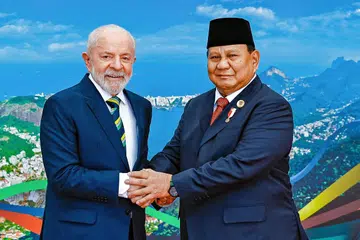 Presiden Indonesia, Encik Prabowo Subianto (kanan), bersama Presiden Brazil, Encik Luiz Inacio Lula da Silva, pada Sidang Kemuncak G20 di Rio de Janeiro pada November 2024.