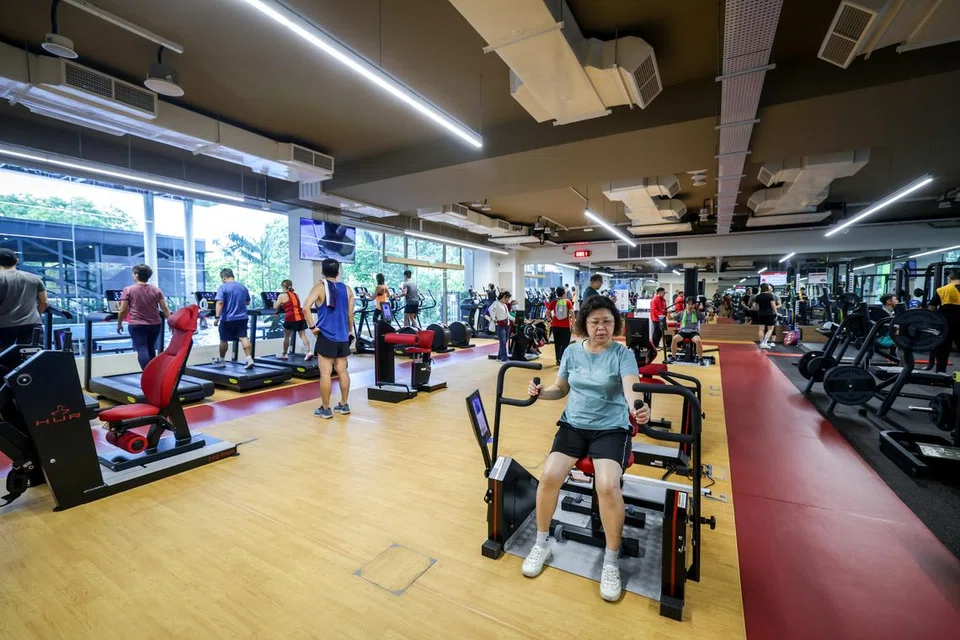 Pengunjung juga akan dapat menikmati gimnasium seluas 1,000 meter persegi dengan peralatan latihan kekuatan konvensional dan terangkum seperti mesin HUR.