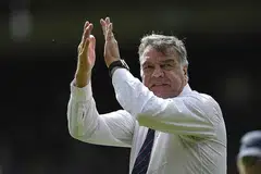 MAHU BEREHAT: Setelah berjaya membantu Crystal Palace mengekalkan tempat di EPL, Sam Allardyce kini beralih tumpuan untuk melakukan perkara yang belum dapat beliau nikmati sebelum ini. - Foto REUTERS