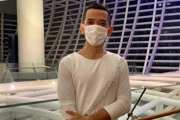 Penari Encik Hafeez Hassan terlibat dalam Persembahan Malam NDP 2020 di The Star Vista. - Foto NUR FATHIN AWALLUDIN